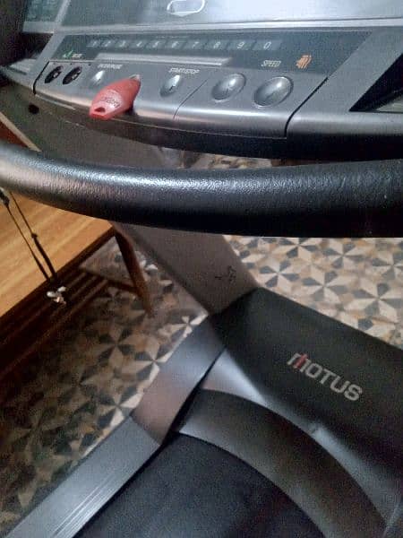 electric treadmill/motus company/commerical track 1