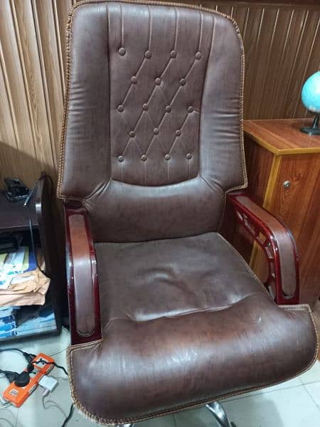 Brown office chair for sale! 3