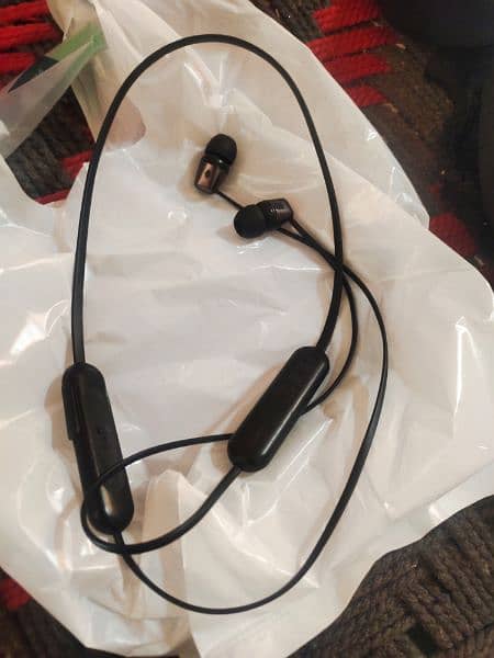 sony c310 bluetooth handfree . . deep bass and 15 hours battery 1