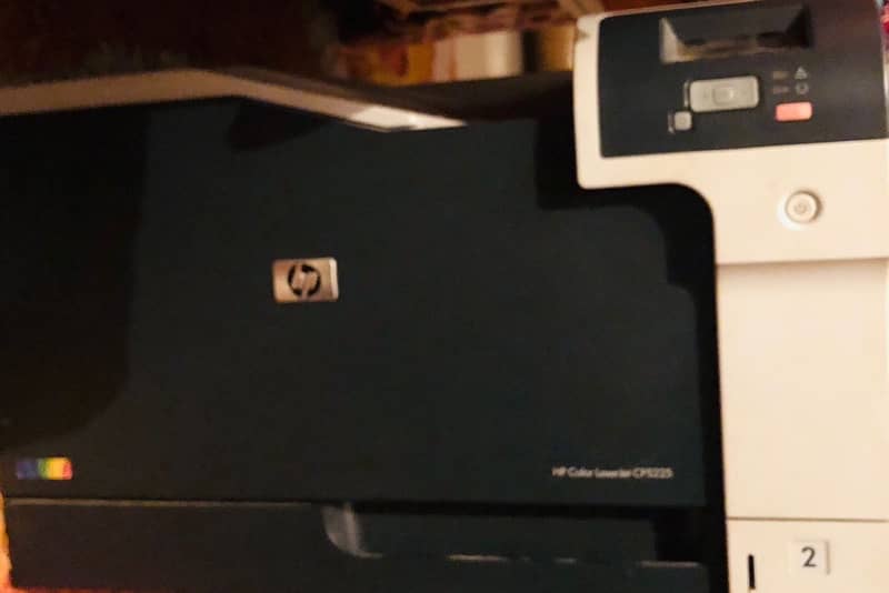 Almost new Color Printer HP CP 5225 3