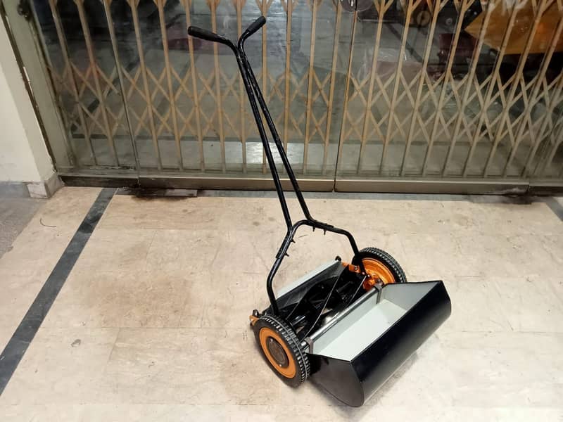 Grass cutting machine  Lawn Mower 4