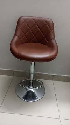 saloon/hair or office chair can be adust at height and negotiable