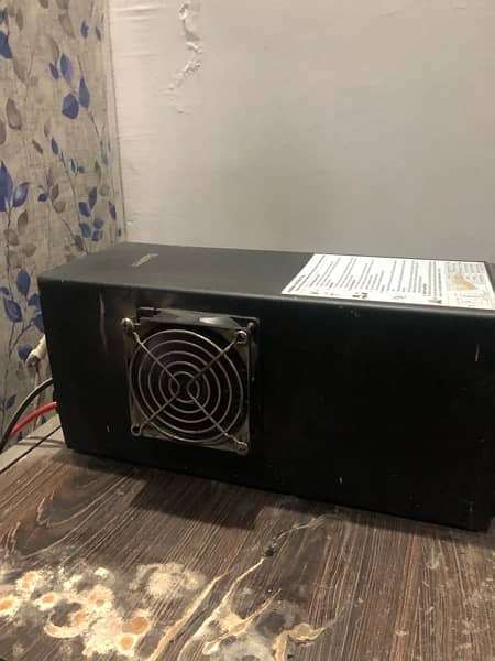 APC Smart-UPS 750VA 2