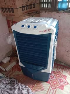 Room air cooler.