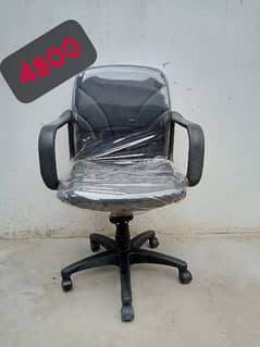 computer chairs are available