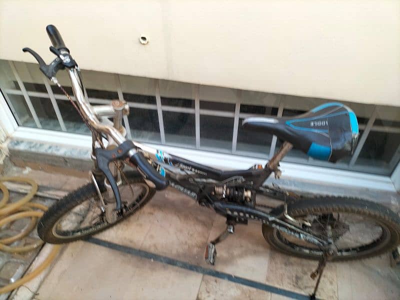 mountain bike rarely used urgent sale 9