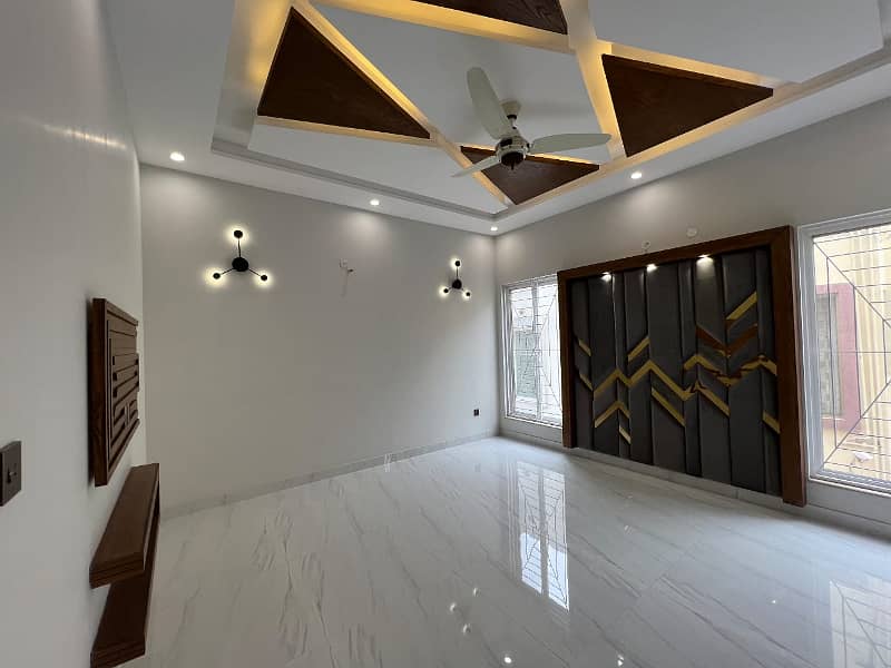 Corner Luxurious Designer 12 Marla Brand New House For Sale in Bahria Town Lahore 11