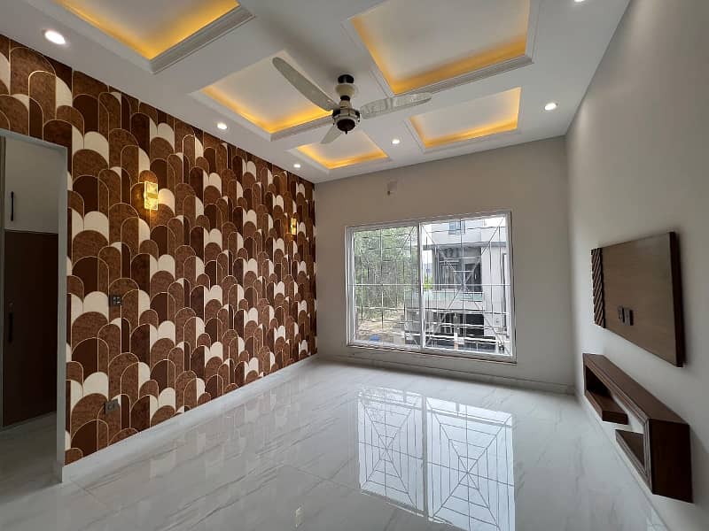 Corner Luxurious Designer 12 Marla Brand New House For Sale in Bahria Town Lahore 16