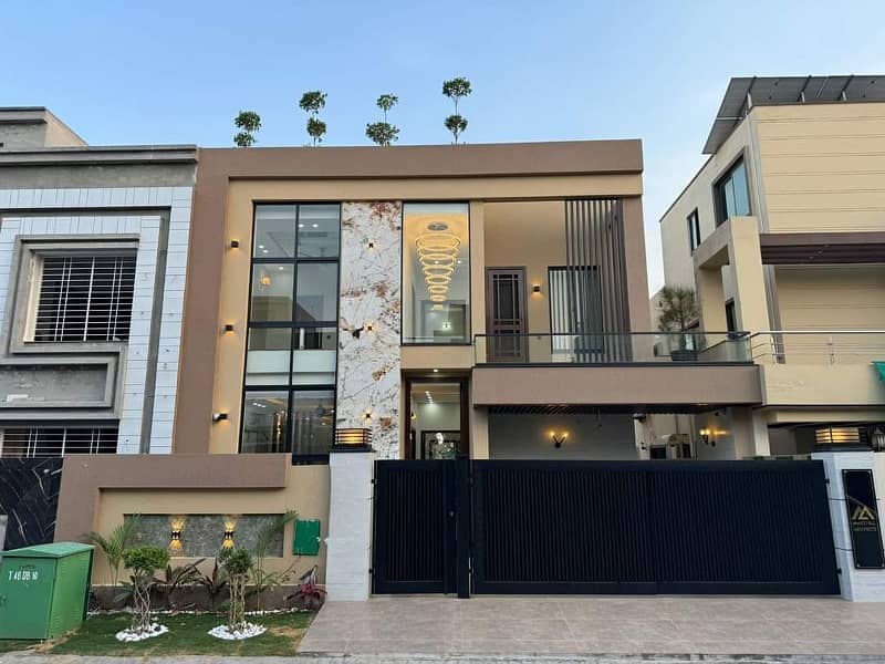 Luxurious Designer 10 Marla brand new House For Sale in Bahria Town Lahore 0