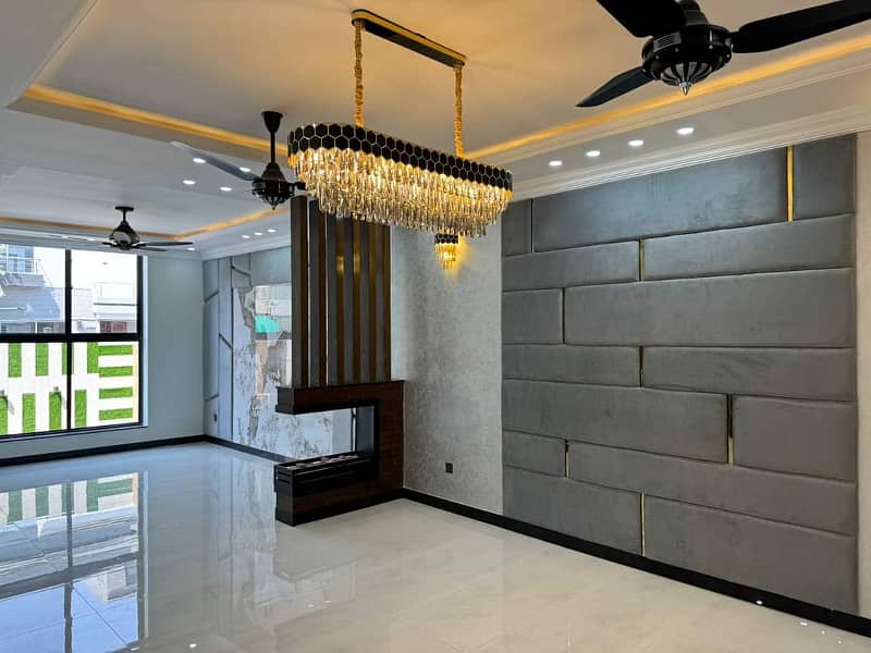 Luxurious Designer 10 Marla brand new House For Sale in Bahria Town Lahore 9