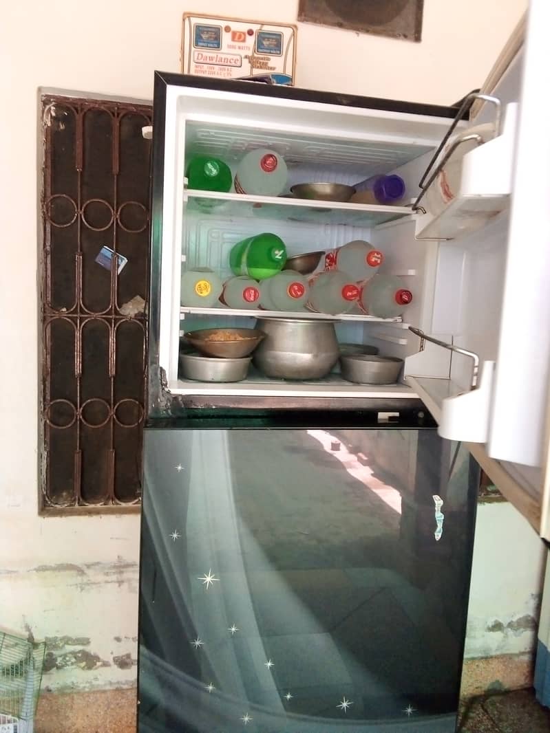 frige for sell.  contect on 03206913247 2