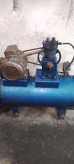 Air compressor urgent sale just 8 to 9 month use. .