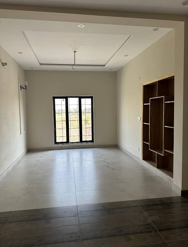 10 Marla Brand New Upper Portion For Rent In Park View City Lahore. 1