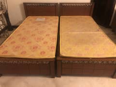 2 Single Beds