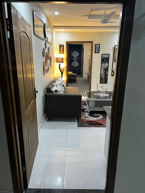 Par day short time furnished apartment available 1