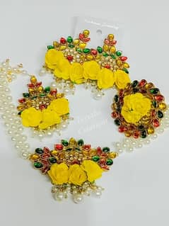 Handmade Kundan & Flowers Jewellery Set For miyon mehndi function