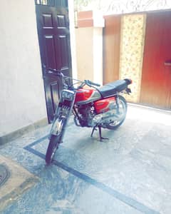 Honda 125 for sell in excellent condition location Islamabad