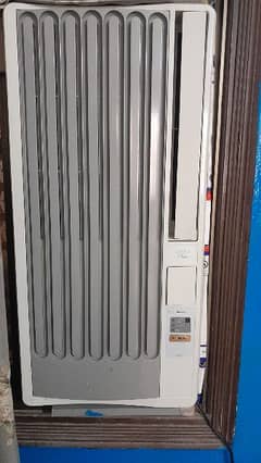 ship ac very good condition almost new condition 10/10