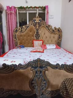king size bed with mettres