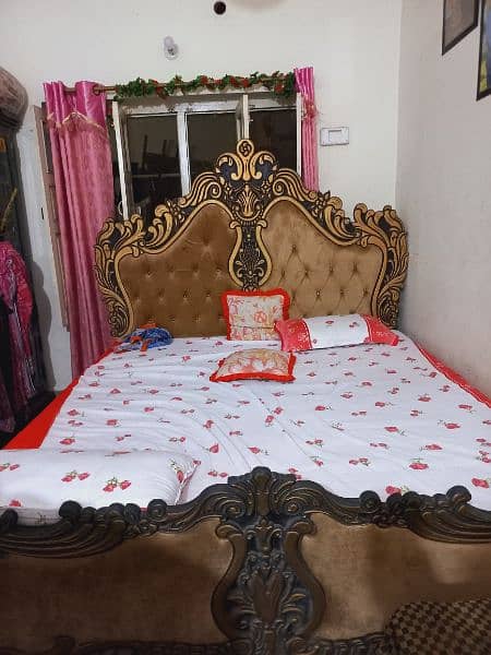 king size bed with mettres 1