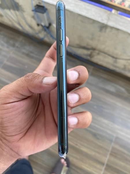 iphone 11pro up for sale 6