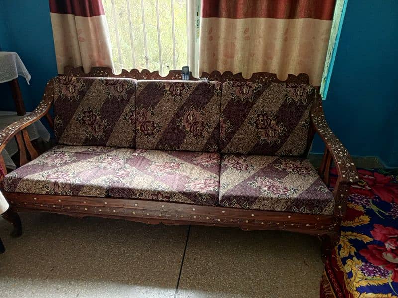 5 sofas set in good condition 3