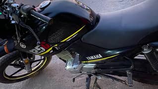 Yamaha YBR G charcoal black