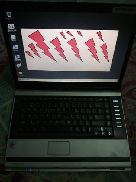 selling Toshiba laptop 0