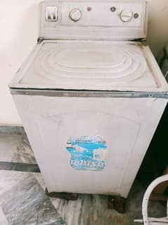 03114276690 WASHING MACHINE IN GOOD CONDITION FOR SALE