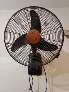 Bracket fan used in good condition