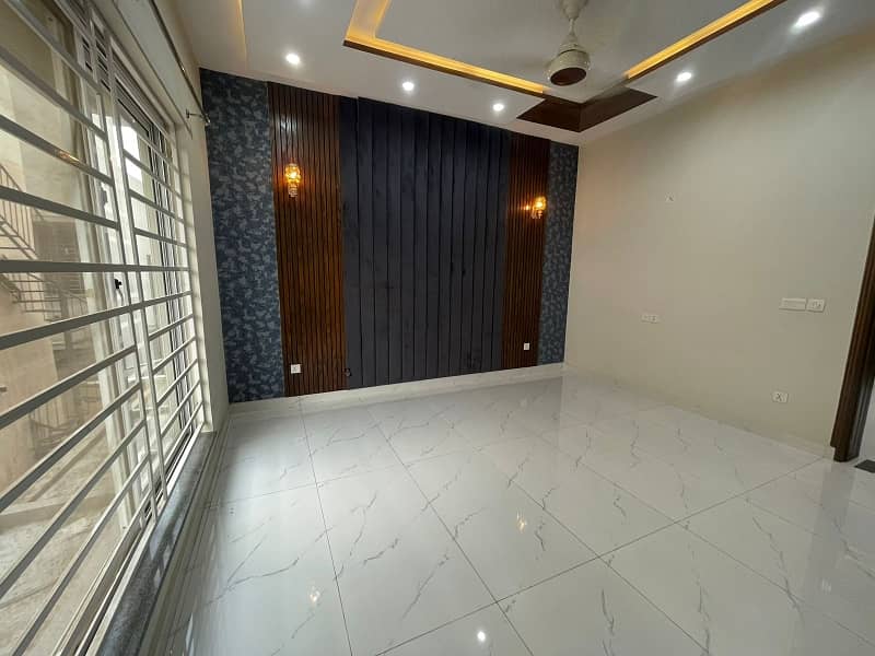 10 Marla House For Rent Bahria Town 15