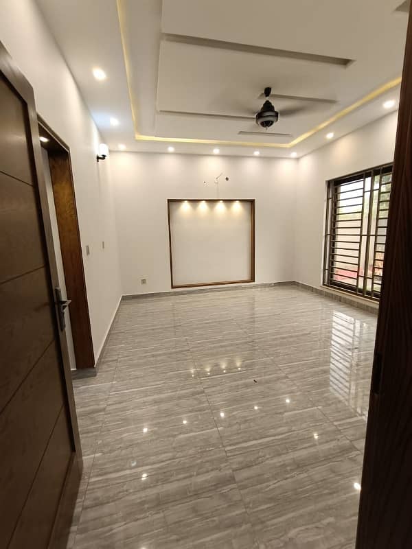 1 kanal brand new house for rent 14