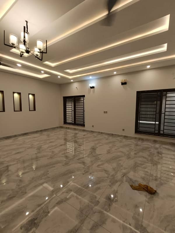 1 kanal brand new house for rent 34