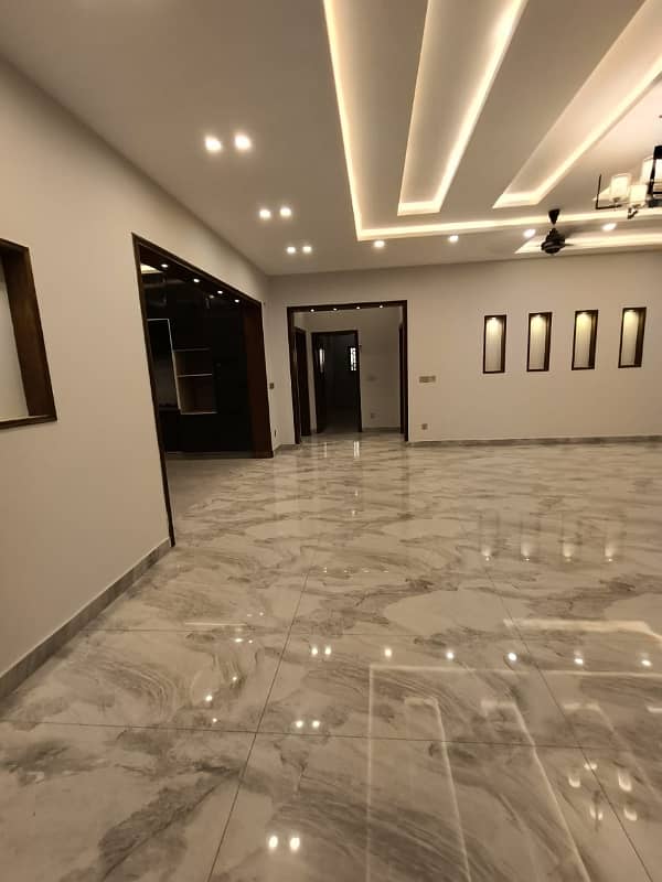 1 kanal brand new house for rent 35