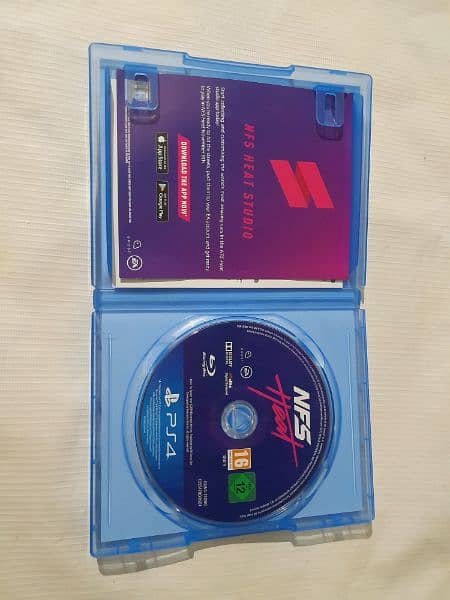 NEED FOR SPEED HEAT CD FOR PS4   ALMOST NEW ONLY TOW TIMES USED 4