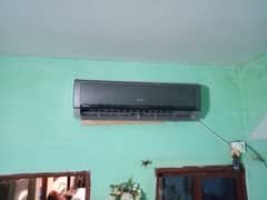 DC INVERTER GREE 1/5 TON*(IN LAHORE)