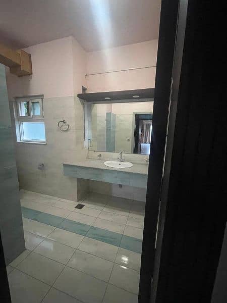 1 Kanal upper portion for rent 9