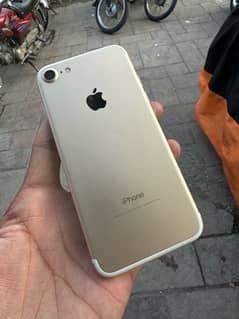 iPhone 7 128gb pta aprd gold color for sale urgent