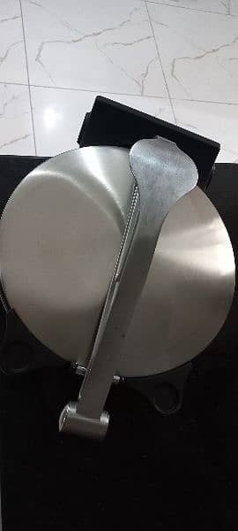 Geepas Roti Maker 1