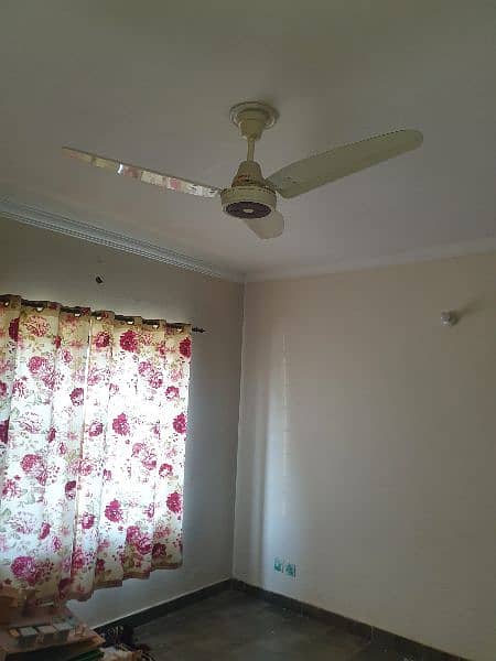 5 Marla double story house rent Khayaban E Amin 4