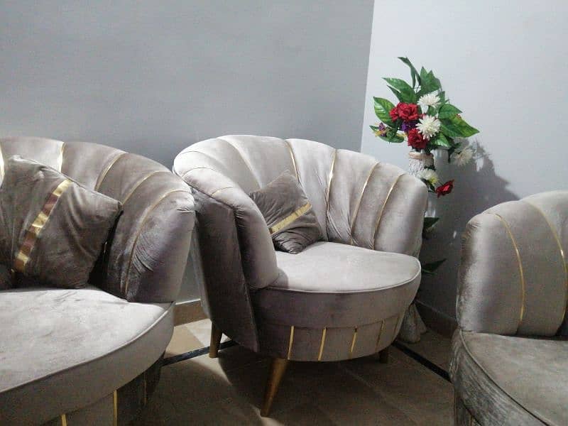 5 Seater New sofa set ready to sell 1