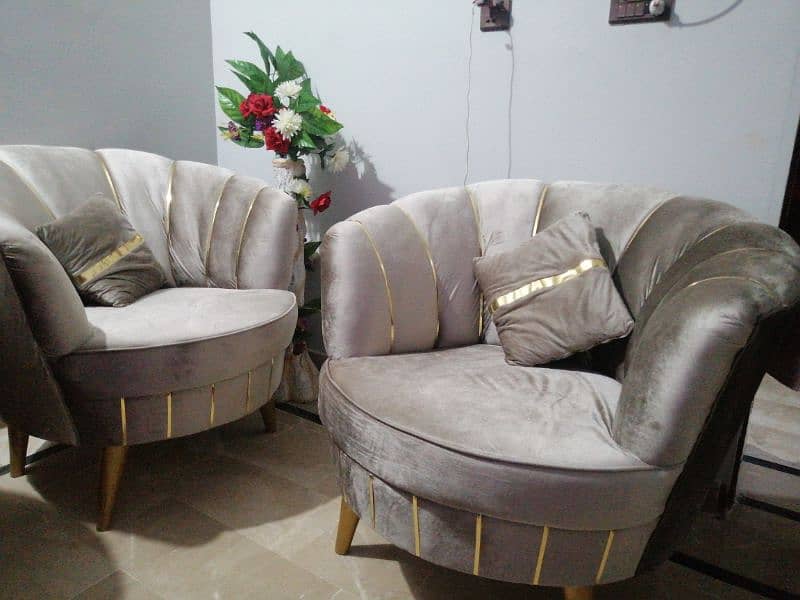 5 Seater New sofa set ready to sell 2