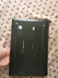 Model Dell 7280
Core i 5 
7th generation 
8gb ram
256 ssd