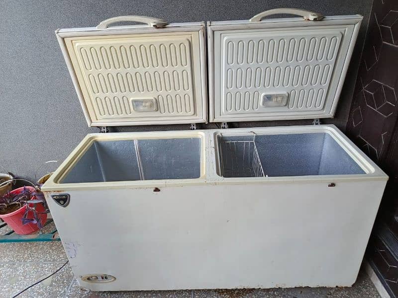 waves freezer double door with perfect condition. 4