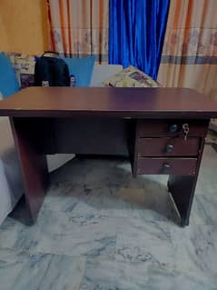 STUDY TABLE IN DARK BROWN   (PLYWOOD)