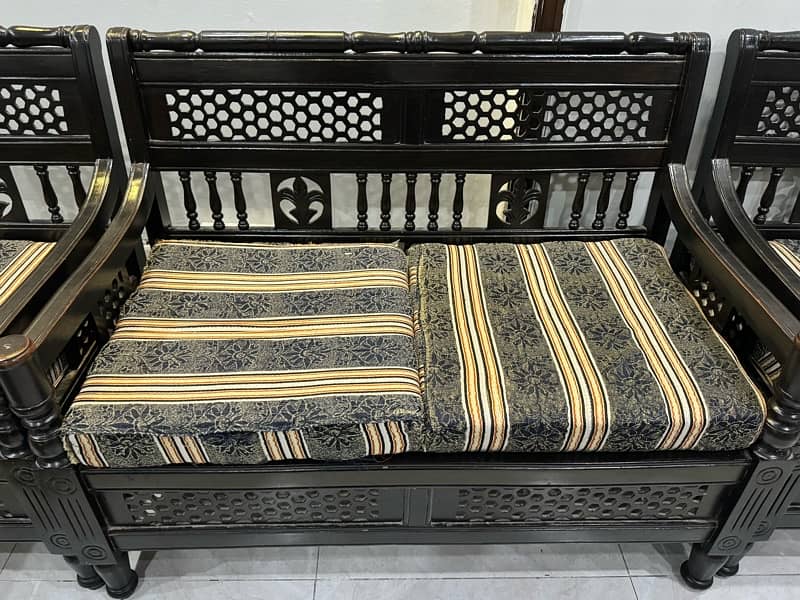 wooden 4 seater sofa 10/9 condition 3