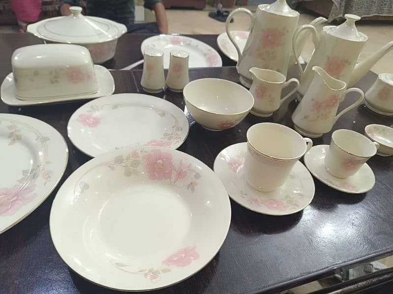 69 Piece Chini Dinner Set with Pink n White combination 1