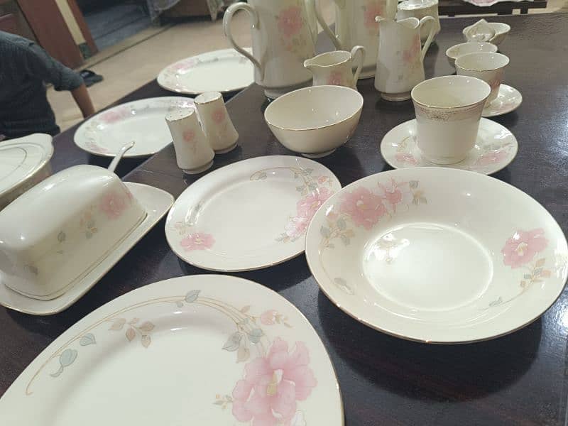 69 Piece Chini Dinner Set with Pink n White combination 2