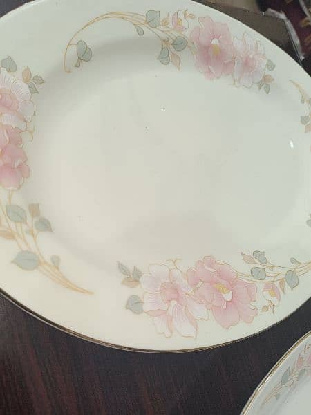 69 Piece Chini Dinner Set with Pink n White combination 3