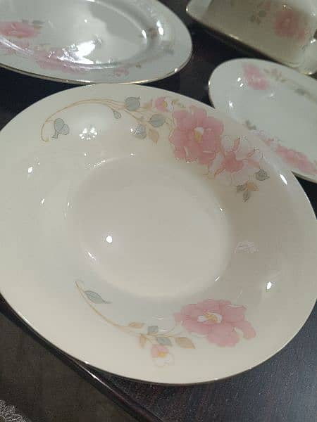 69 Piece Chini Dinner Set with Pink n White combination 14